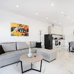 Icon Luxury Kosz