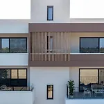 Icon Luxury Apartment *