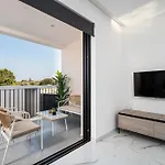 Apartment Icon Luxury